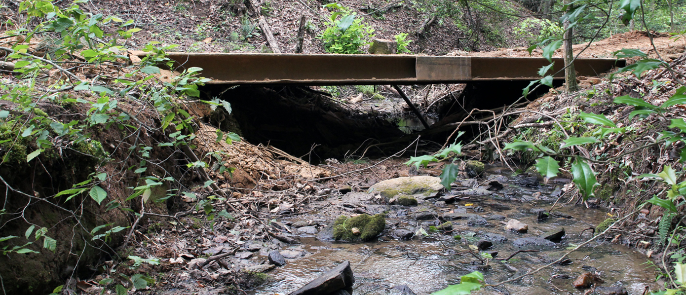 Bridgemat across a stream crossing